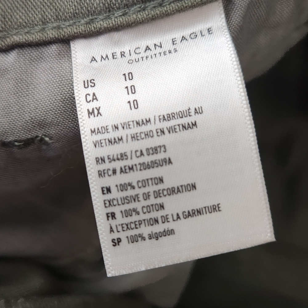 New American Eagle Highest Waist Denim Mom Distressed Shorts Green sz 10 - Picture 7 of 8